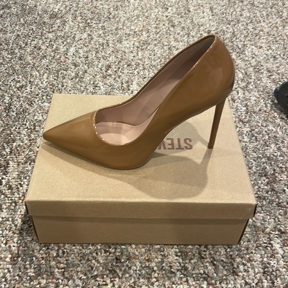 Steve Madden Shoes - Steve Madden Vala Pumps size 8.5